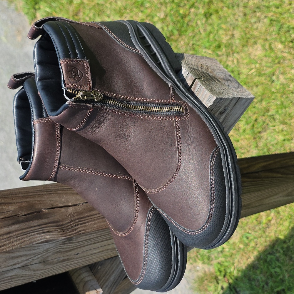 Ariat Women's Waterproof Barnyard Zip Riding Boots Size 11 NWOT